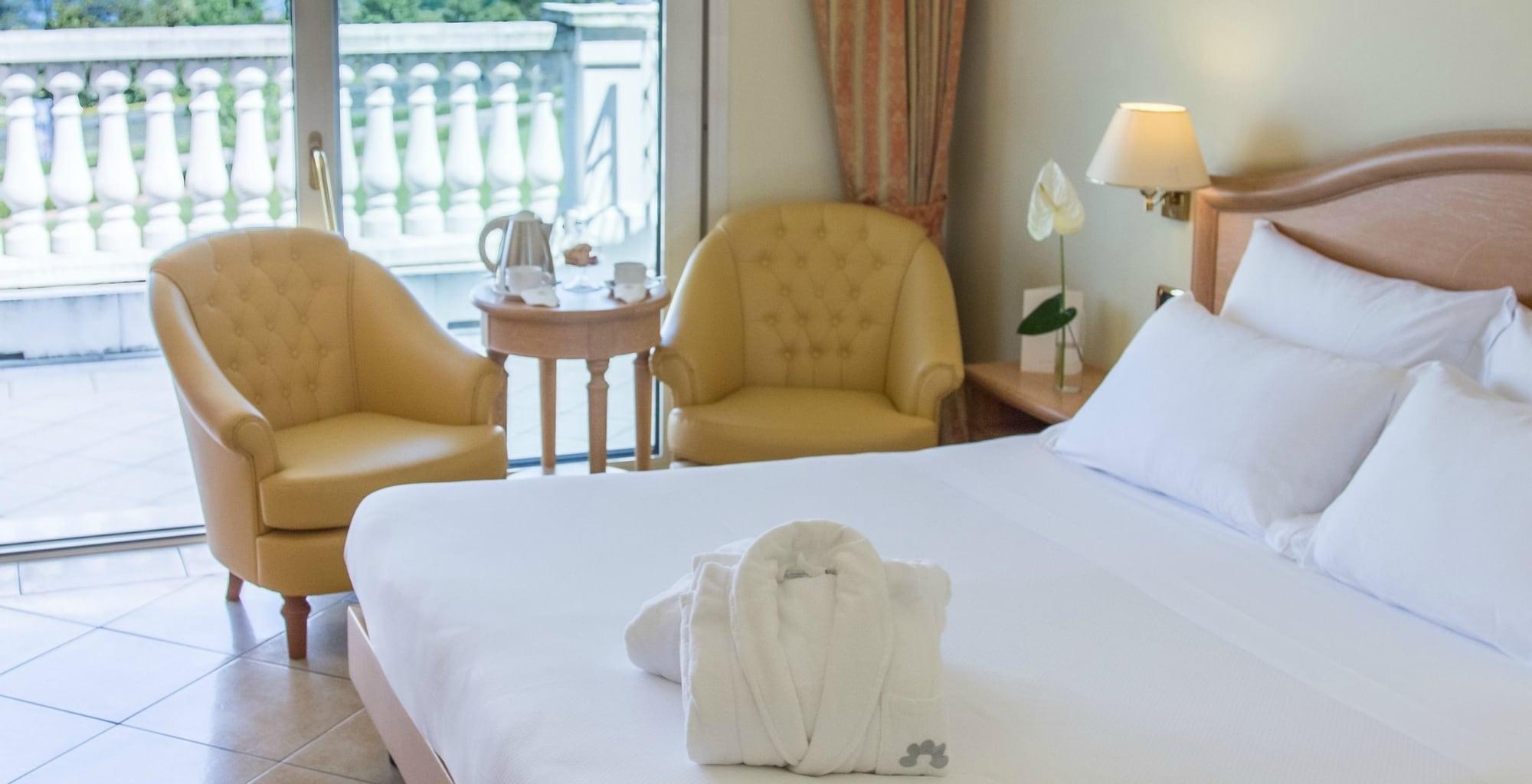 Palace Hotel Desenzano Desenzano del Garda Esterno foto