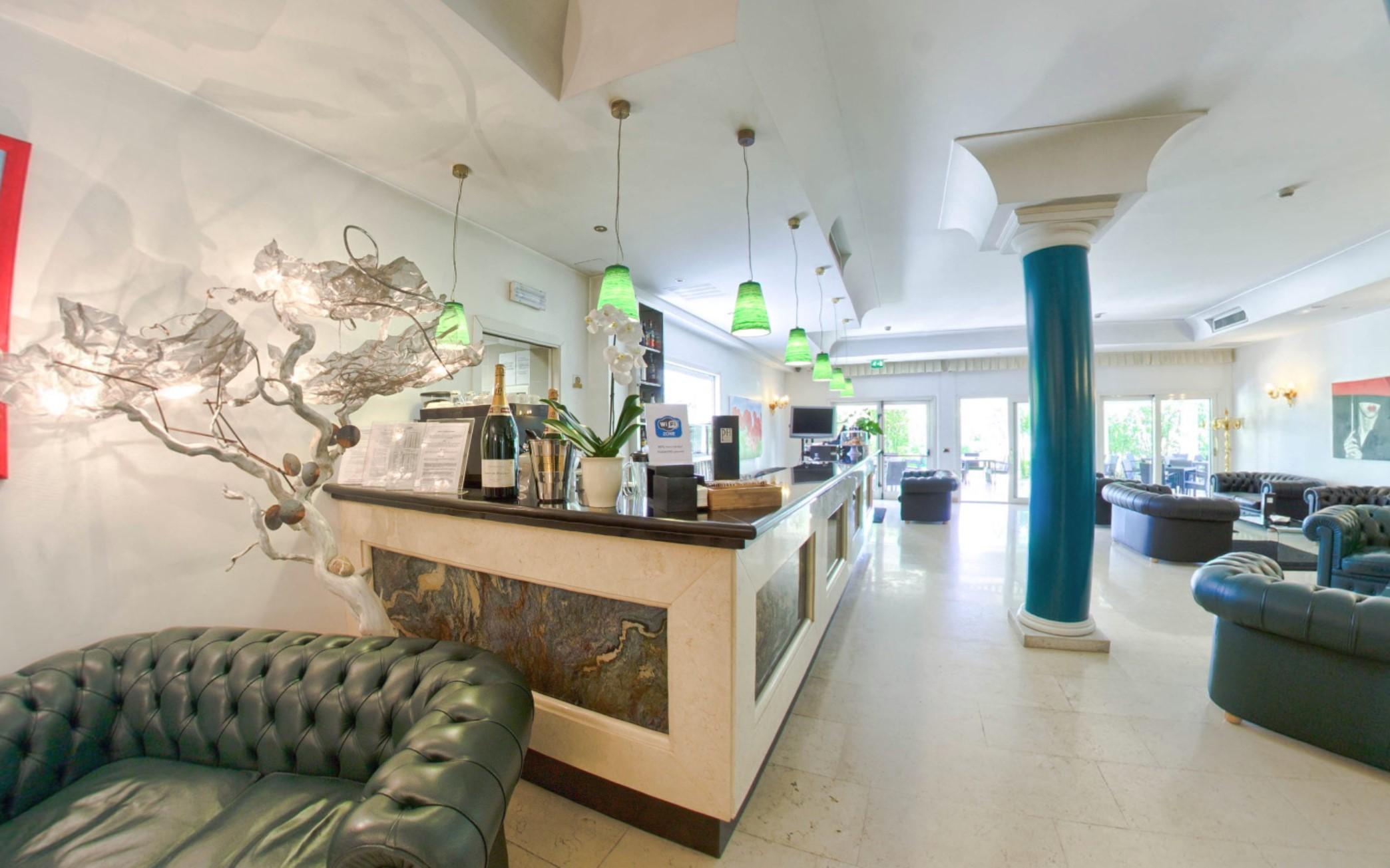 Palace Hotel Desenzano Desenzano del Garda Esterno foto