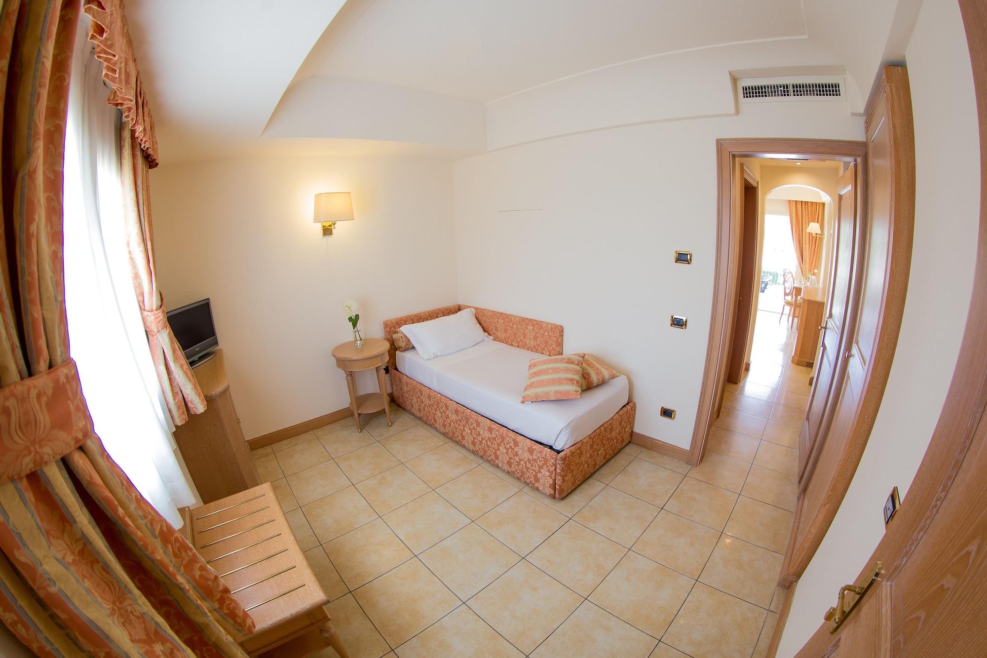 Palace Hotel Desenzano Desenzano del Garda Esterno foto