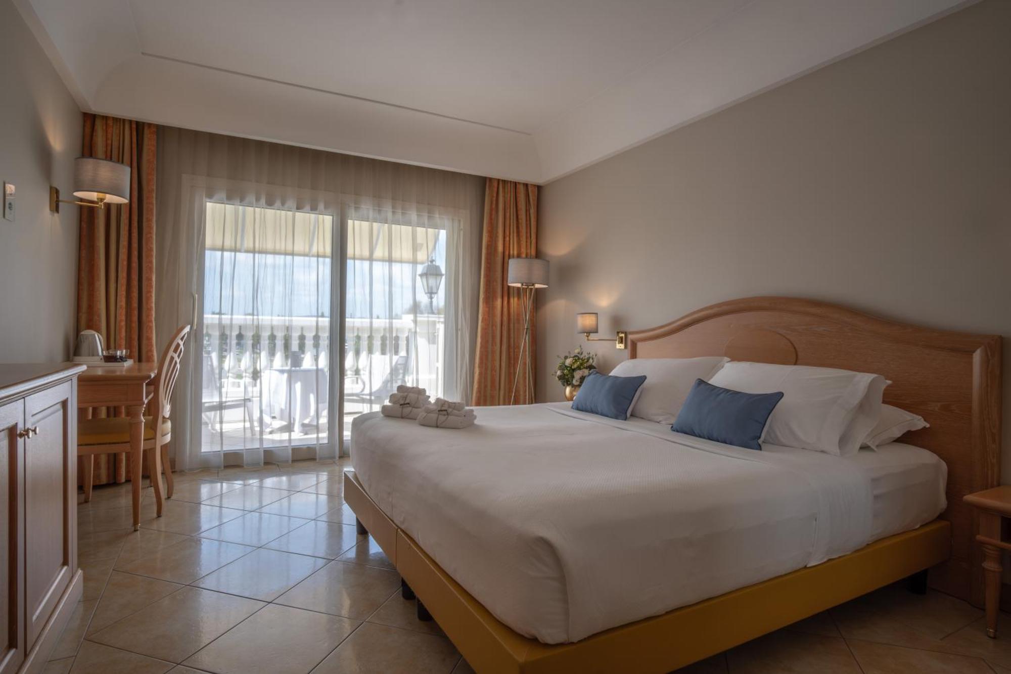 Palace Hotel Desenzano Desenzano del Garda Esterno foto