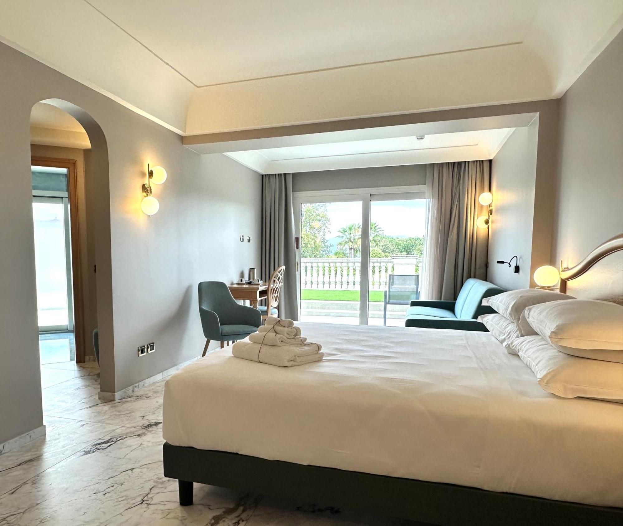 Palace Hotel Desenzano Desenzano del Garda Esterno foto