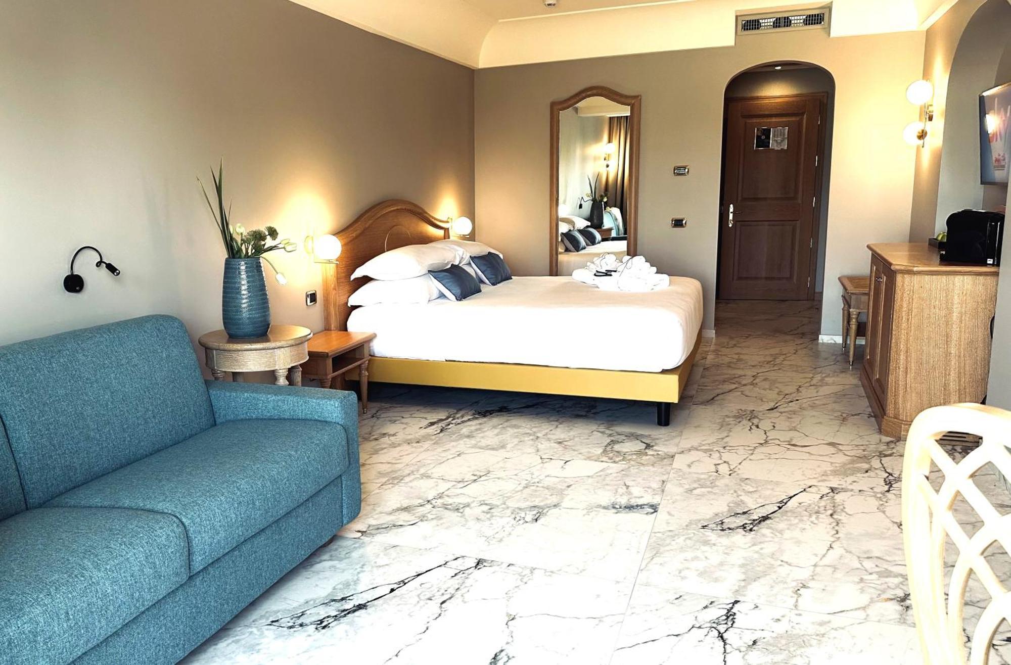 Palace Hotel Desenzano Desenzano del Garda Esterno foto